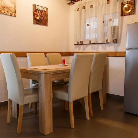 בית נופש Vanda Zlobin